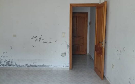 للايجار جانب فروج سكاف