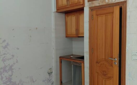 للايجار جانب فروج سكاف