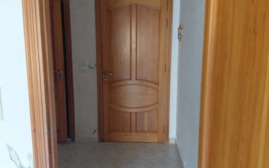 للايجار جانب فروج سكاف