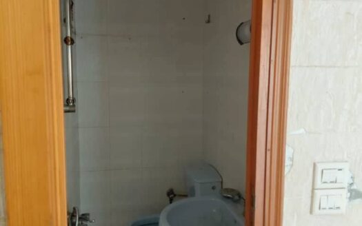 للايجار جانب فروج سكاف