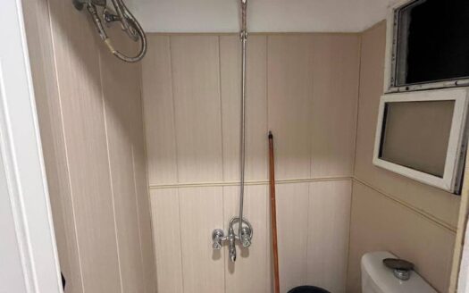 للبيع مكتب شارع الزهور -جانب برجية مقدسي