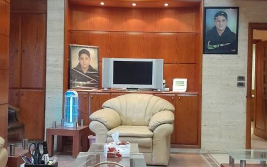 للإيجار مكتب ارضي تجاري في المزرعة