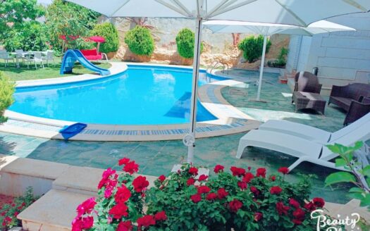 للإيجار قصر جوليا في سهل الزبداني