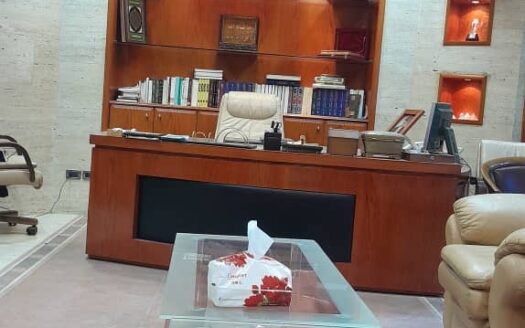 للإيجار مكتب ارضي تجاري في المزرعة