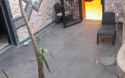 للإيجار مكتب ارضي تجاري في المزرعة