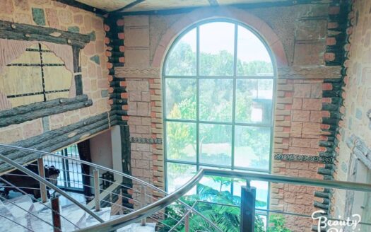 للإيجار قصر جوليا في سهل الزبداني