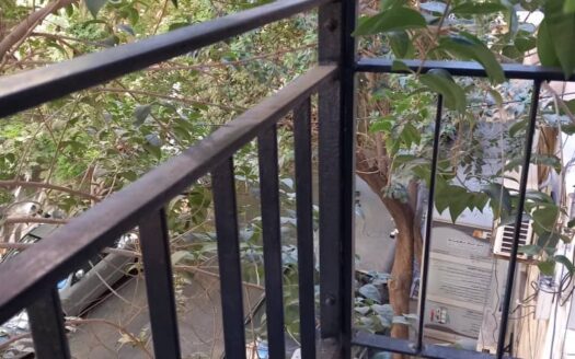 للإيجار شقة في عين كرش فاضية