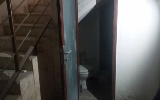 محل للبيع المدينة شارع الماركات