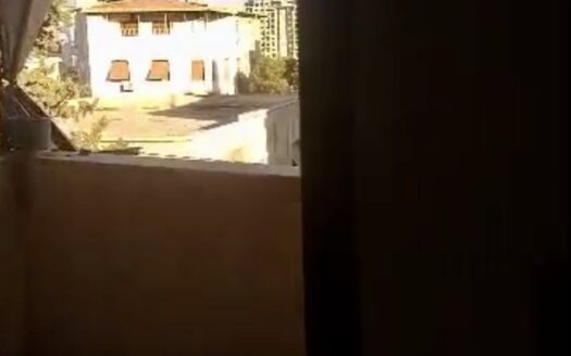 للإيجار شقة في المزه فاضية