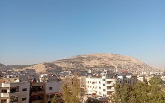 للبيع شقة في المزه