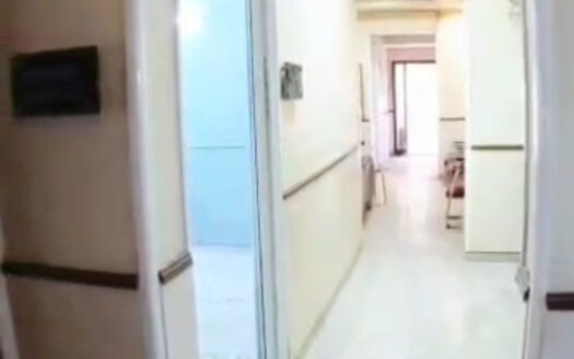 معهد تعليمي مقابل جامع الرحمن