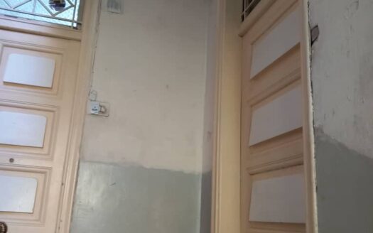 للإيجار شقة في عين كرش فاضية